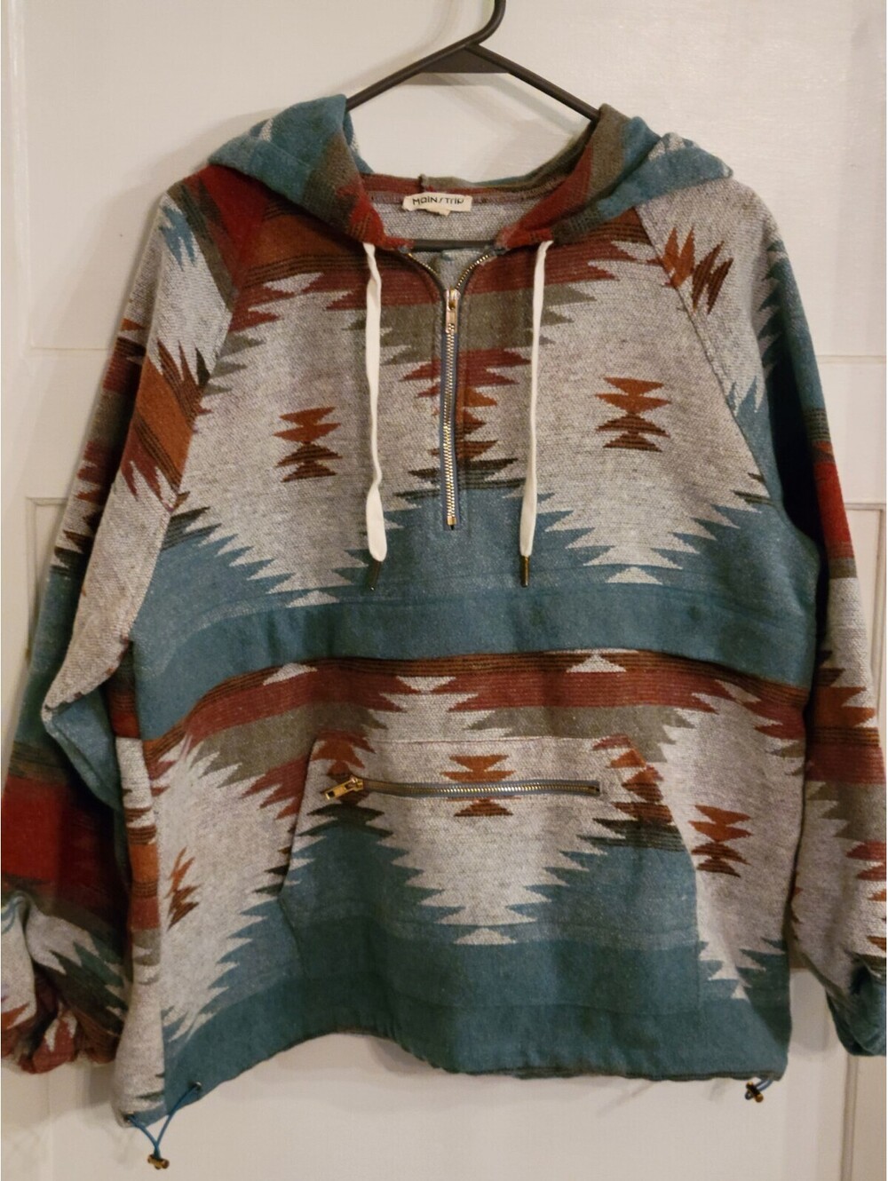 Main Strip Aztec Western  jacket hoodie Size M Front Pocket Boho